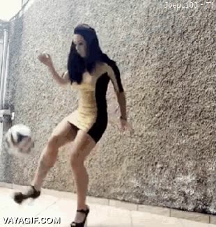 futbol,control,toques,bal&oacute;n,chica,dominar,tacones,zapatos