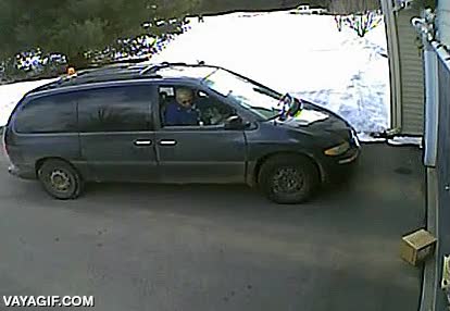 entregado,delivered,furgoneta,por la ventana,caja,tirar,papa noel,repartir,regalos