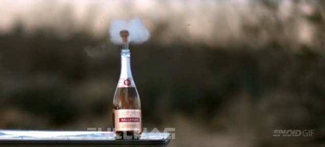 champagne,cava,disparo,destapar,botella,descorchar,corcho,disparar,FELIZ NAVIDAD A TODOS