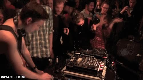 DJ,Techno,Bailar,Baile,Fiesta,Pasadito de vueltas,discoteca