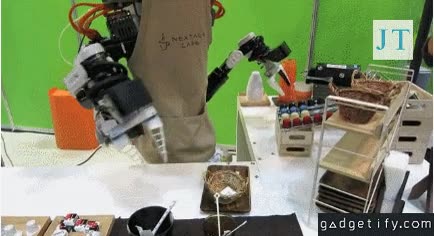 El robot que sirve cafés, tus días como camarero están contados robotica,el futuro,servir,camarero,robot,cafe