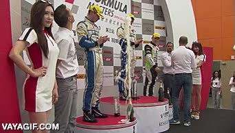 destaparse sola,precocidad,precoz,cava,champagne,champan,botella,descorchar,feliz a&ntilde;o nuevo,para el logro aqu&iacute;