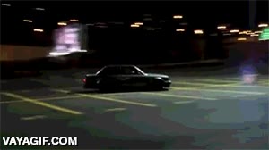 listo de turno,coche,accidente,farola,chocar,fail,derrapar