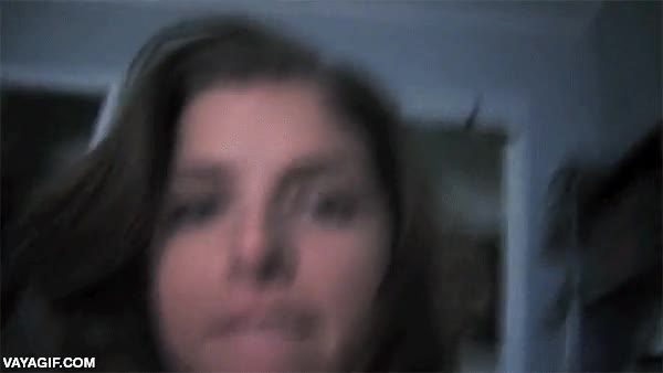 Para todos los que no recibieron su beso en nochevieja, ¡aquí tenéis! para los solitarios,beso,anna kendrick,besar