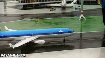 radiocontrol,a escala,maqueta,hombre,no me lo esperaba,aviones,aeropuerto