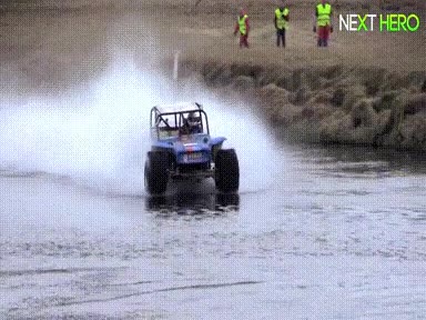 hidroplaning,en realidad es un record mundial,por encima del agua,coche