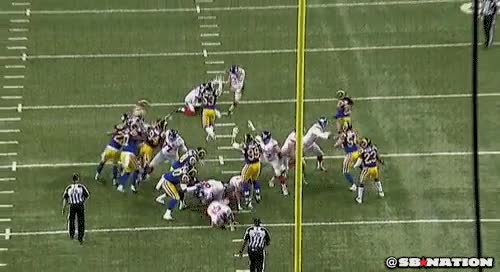 defensa,saltar,futbol americano,y marcarse un bloqueo,bien jugado,bloquear,chapa