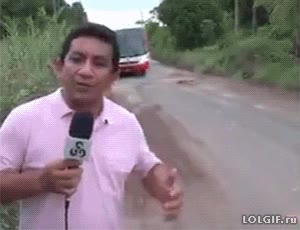 rozar,por poco,reportaje,reportero,carretera,pasar,autobus