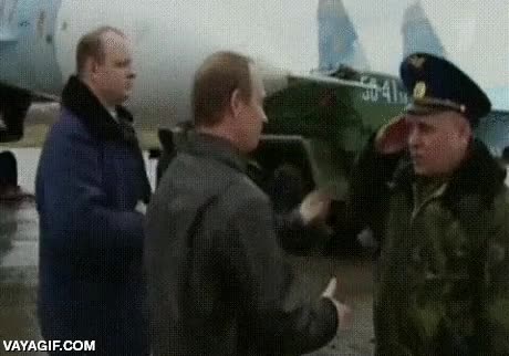 nadie deja a putin a medias,rusia,rusos,dame la mano,presidente,putin,soldado