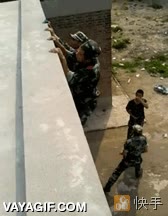 entrenamiento,subir,pared,trepar,chinos,ejercito,soldados