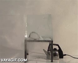 vapor de agua,tetera,bloque de hielo,caliente,deshacer