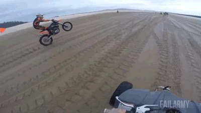 chocar,levantar rueda,willie,playa,quad,moto,no mirar hacia adelante