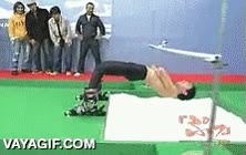 limbo,japones,doblarse,inclinarse,botas de esqu&iacute;,cinta transportadora,menudos abdominales para hacer eso