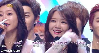 Felicidad,Llorar,emocion,alegria,escuela,aprobar,suspender,coreanas