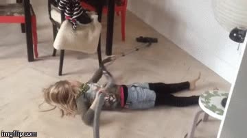 pereza,obligada seguro,madre,aspiradora,aspirador,ni&ntilde;a,aspirar,vaga