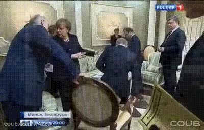 silla,apartar,merkel,reunion,trollear,putin