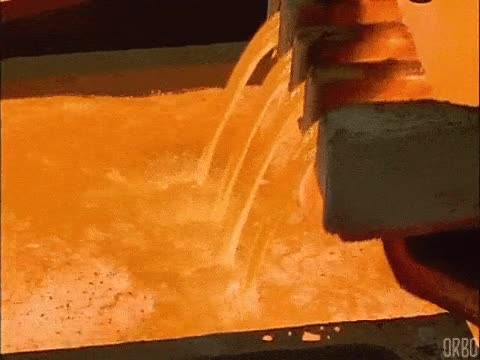 metal fundido,flipo,como si fuera agua,temperatura,fundicion,fabrica