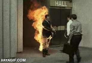 arder,incendio,en llamas,a lo gonzo,aparentar,caer a pedazos