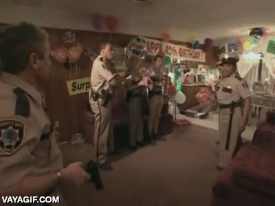 departamento del sheriff,policia,disparar,fiesta sorpresa,susto