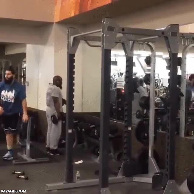 saltar,dominadas,giro,360,fail,de boca al suelo,gimnasio