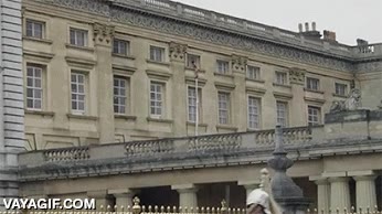 de donde sale ese t&iacute;o?,habitacion,sabanas,descolgarse,infidelidad,palacio real,londres,inglaterra