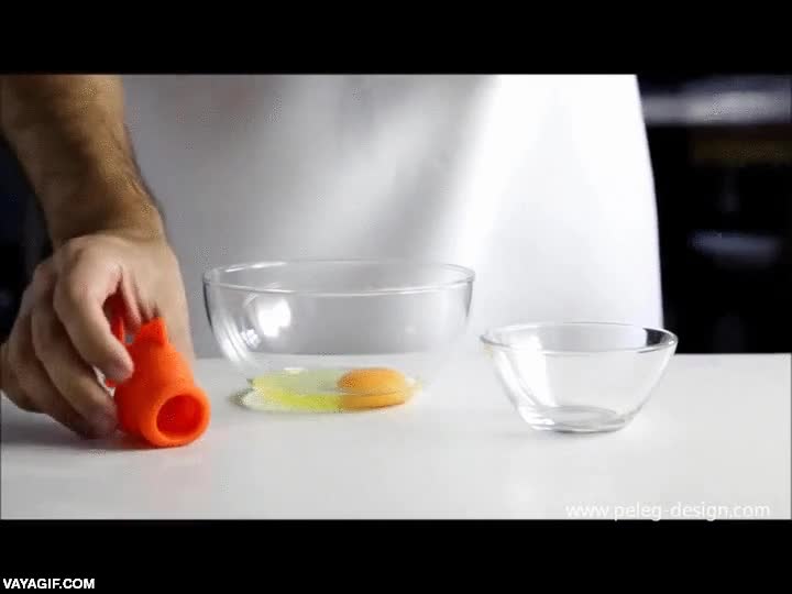 invento util,separar,clara,yema,pez,goma,lo mismo vale una botella de agua