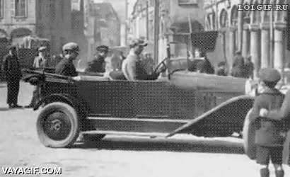 derrape,coche,antiguedad,ruedas de eje cambiante,esto ser&iacute;a muy pr&aacute;ctico hoy en d&iacute;a