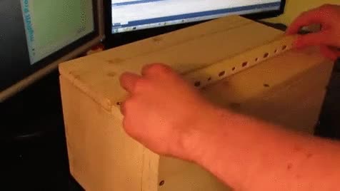 discusi&oacute;n,novia,botones,encender,apagar,maquina inutil pero nunca la venceras