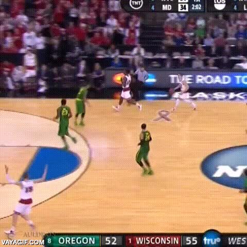 mate,potente,de la inercia,basket,baloncesto,doble,dos veces,esto pasa una vez en la vida,wisconsin,oregon
