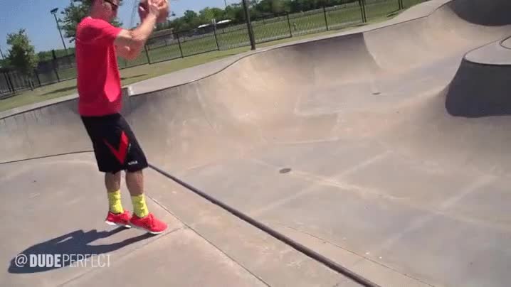 skate park,skatepark,bolos,strike,tirar todos,rodar