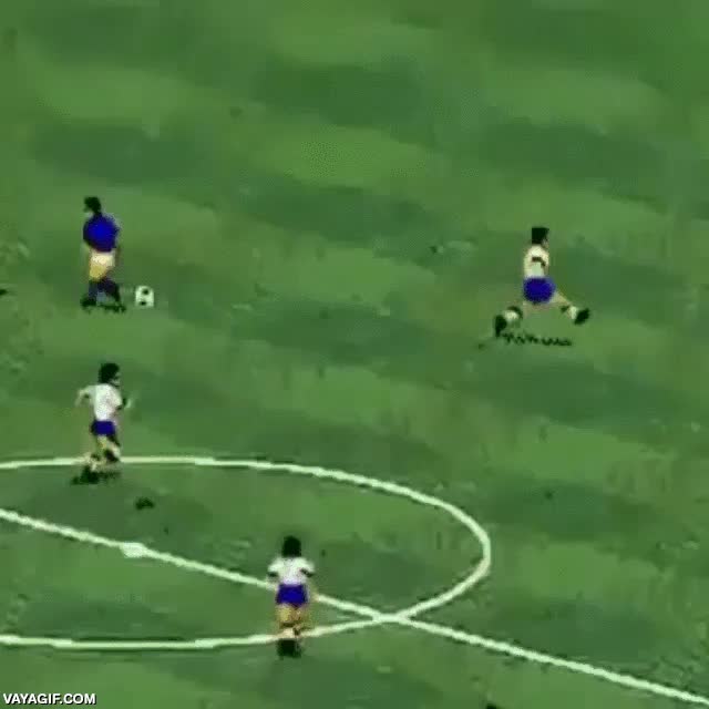 tarjeta amarilla,futbol,no recuerdo el título del juego,arbitro,perseguir,huir