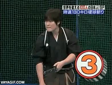 as&iacute; no ganas para pelotas,lanzar,samurai,katana,partir en dos,buenos reflejos,baseball,beisbol