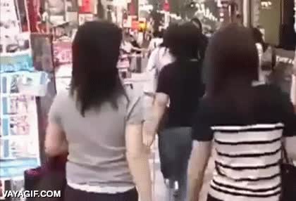 el reflejo de la gente,timbre,bici,apartar,dejar paso,escaleras mecanicas,supermercado