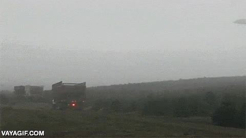 piloto,helicoptero,habilidad,carga,camion,sin parar,al vuelo,maestro