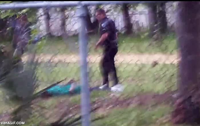 Walter Scott,carolina del sur,racismo,policia,menudo ejemplo,monos con placas y pistolas,negro,dejar caer,incriminar,suerte de los m&oacute;viles con c&aacute;mara,que se haga justicia