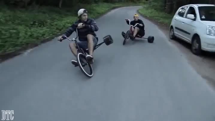 son geniales,quiero uno de estos,triciclo,descenso,carretera,trompo,drifting,derrapar