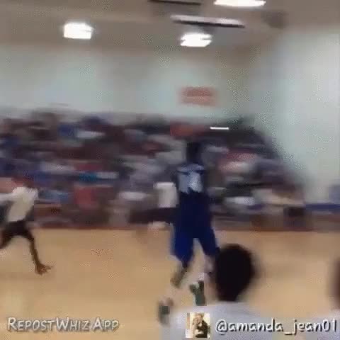 Enlace a Vacilando en un partido de basket de manera increíble