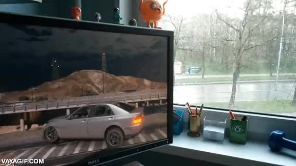 coche,aparecer,casualidad,clavado,gta V,atento a la pantalla y luego a la ventana