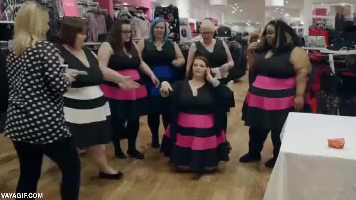 no es por discriminar,es por salud,tan saludable no ser&aacute; si necesitas 3 personas que te ayuden a levantarte,no es sano,sobrepeso,obesidad,da para pensar un poco