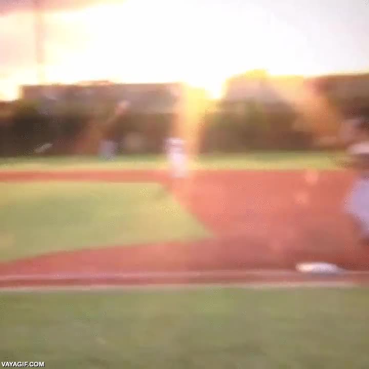 placaje,arrollar,atropellar,ese brazo tiene mala pinta,chocar,safe!,salvado,baseball,beisbol