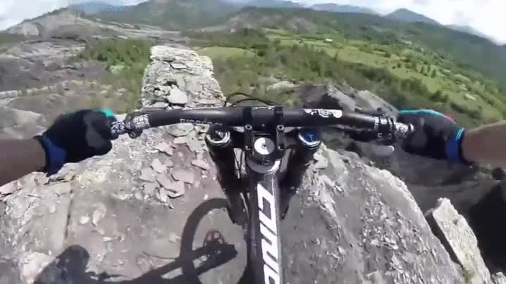 rey de los locos,descenso,BTT,MTB,escarpado,temerario,jugarse la vida,una mala caida la pagas muy cara,extremo