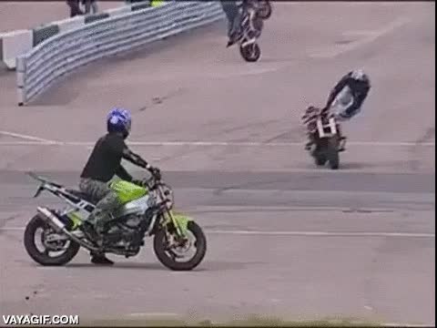 moto,seguir,carrera,fail,no caer,piloto automatico,caida