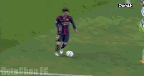 Enlace a Más o menos así ha sido la última fractura de cintura de Messi a un defensa rival