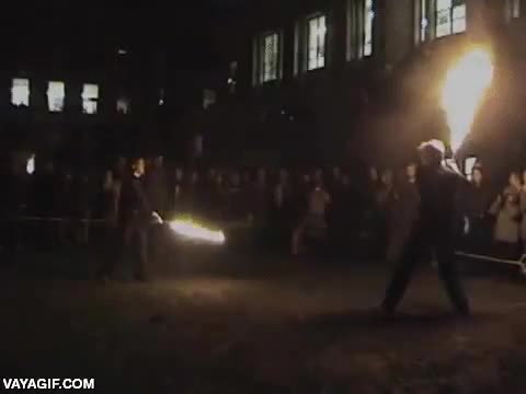 espadas de fuego,luchar,coreografia,entretenimiento,show,sables laser medievales