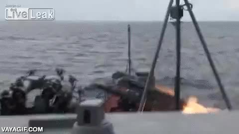 9K33 "OSA-M",fail,lanzamiento fallido,misil,disparar,barco