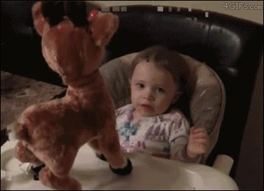reno,peluche,juguete,perder la cabeza,trauma alguien?,vaya susto,niña,pequeña,niño