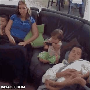 La gente no lo sabe pero cuando te conviertes en padres adquieres ciertos poderes especiales dormir,siesta,atrapar,reflejos,salvar,al vuelo,voltereta,padre