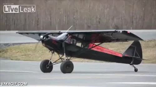 avioneta,avion,despegar,aterrizar,en pocos metros,habilidad,piloto