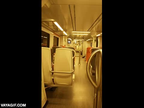 tren,girar,movimineto,ferrocarril,fgc,efecto gusano,es muy espectacular verlo en persona