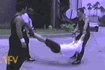 pues te equivocabas,lo clavan,truco,saltar a la comba humana,dar vueltas